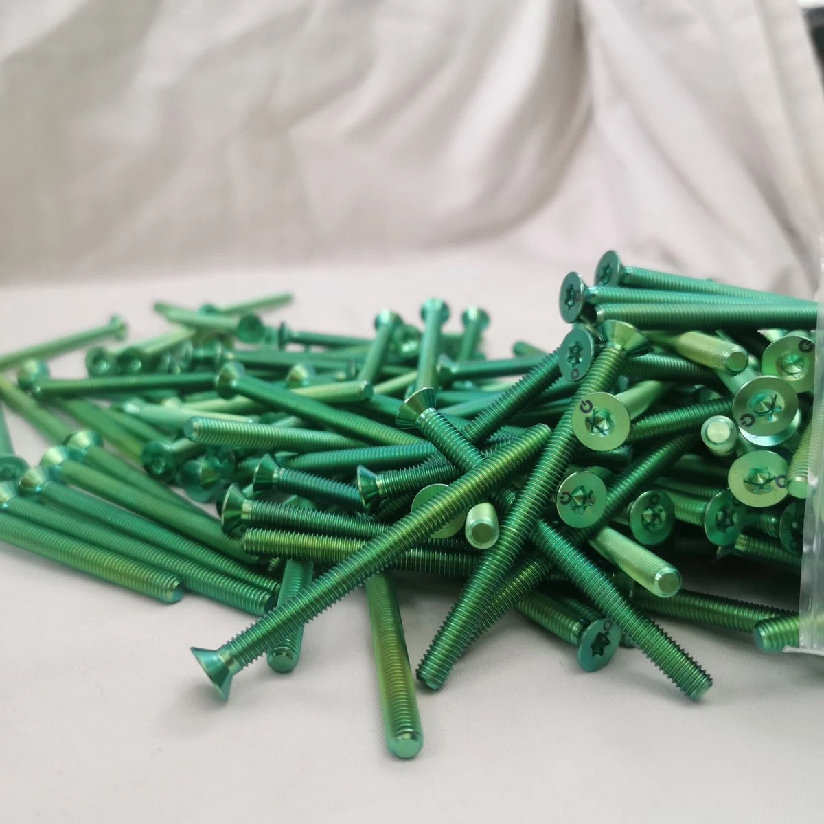 screw-3 screw-3